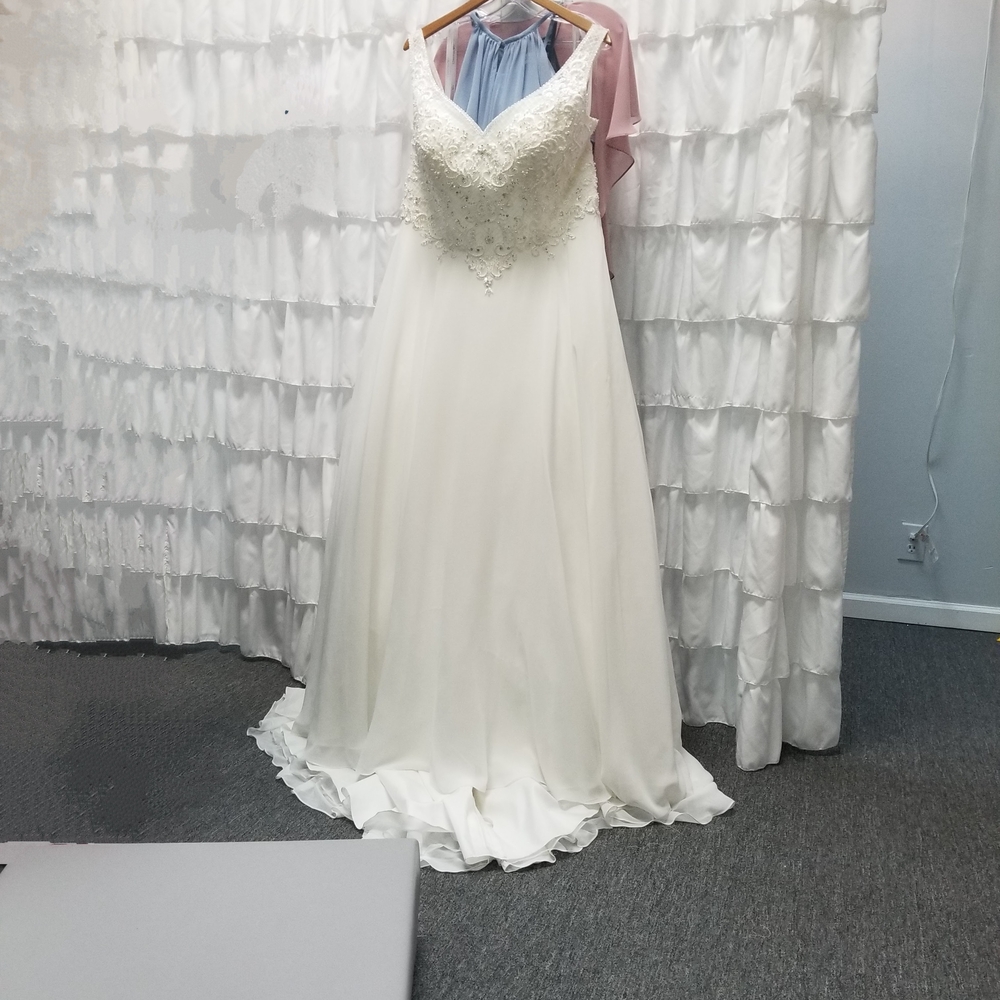 Elegant White Lace Wedding Dress